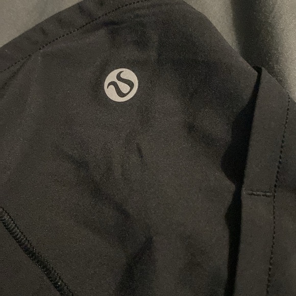 Black lulus in perfect condition. - Picture 3 of 3